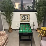 Rock N Roll Apartment, Downtown