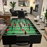 Rock N Roll Apartment, Downtown