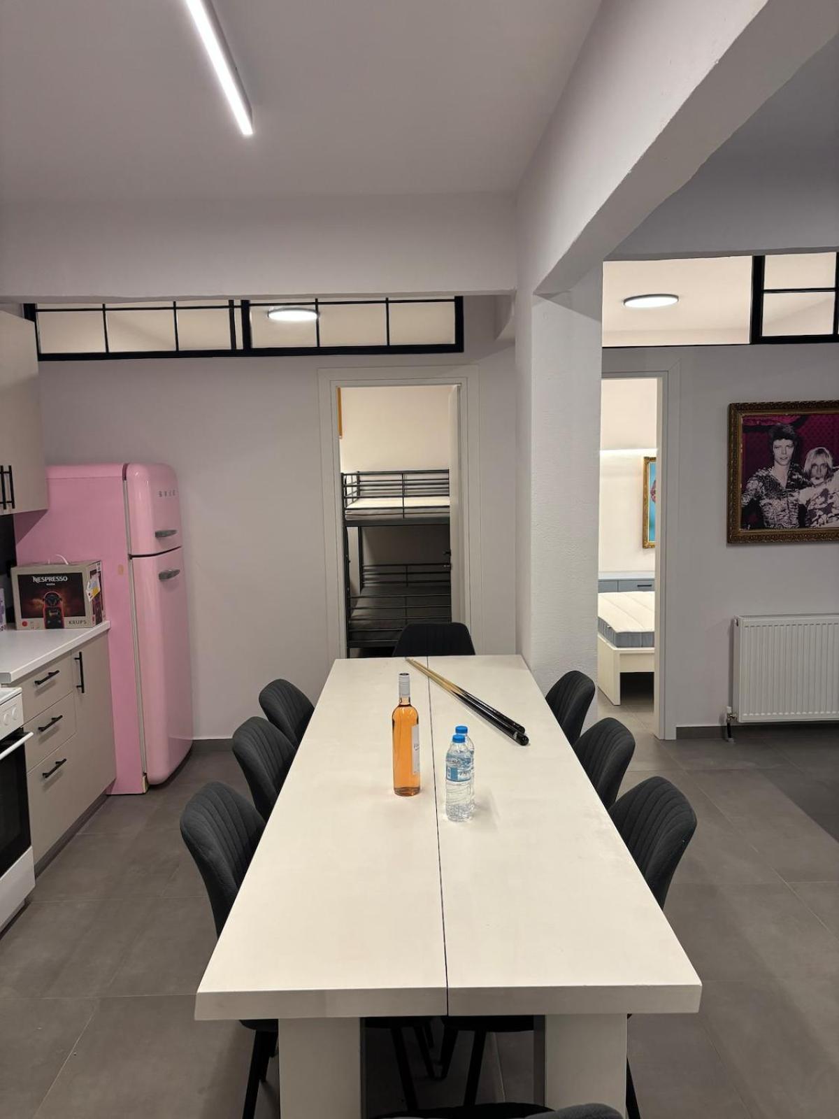 Rock N Roll Apartment, Downtown Apartment