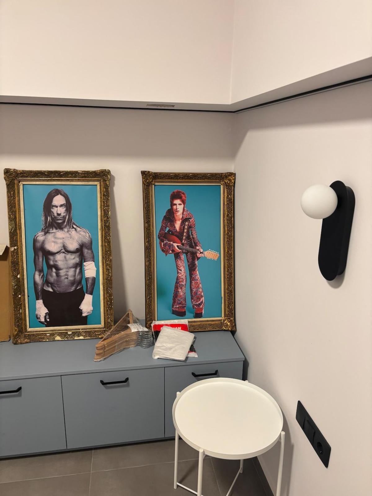 Rock N Roll Apartment, Downtown