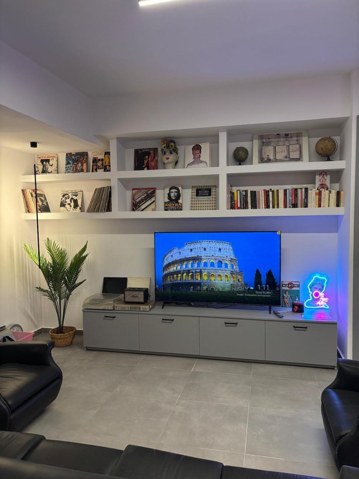 Rock N Roll Apartment, Downtown *